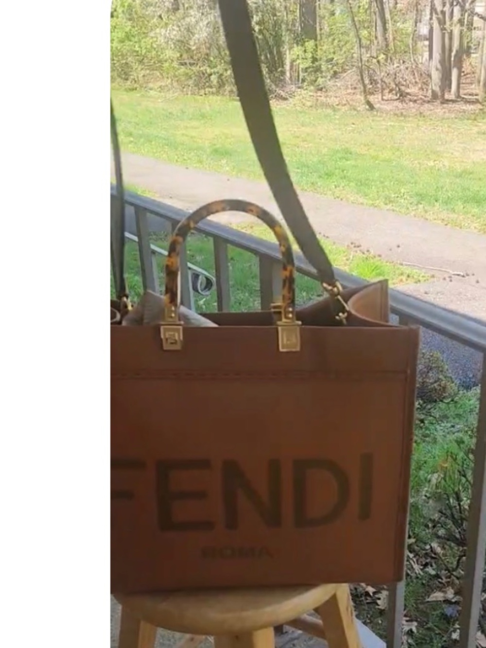 Handbag - Picture 2 of 3